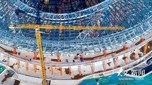 自首秀以来，优素福-福法纳首次在米兰比赛中担任替补